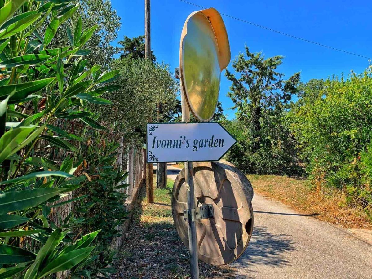 Ivonnis Garden Villa Mesimvria  Exterior foto